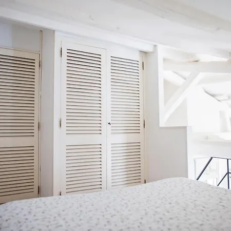 Apartment Xviii Century Gem With Magnificent Views Of The Harbour With A Private Garage Saint-Martin-de-Re