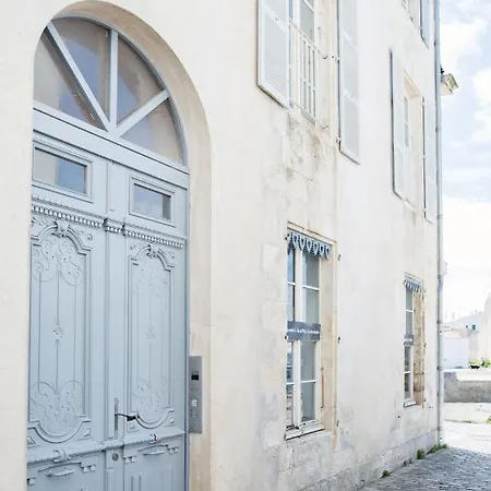 Xviii Century Gem With Magnificent Views Of The Harbour With A Private Garage Apartment Saint-Martin-de-Re