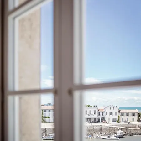 Xviii Century Gem With Magnificent Views Of The Harbour With A Private Garage アパート