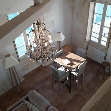Xviii Century Gem With Magnificent Views Of The Harbour With A Private Garage Apartment *