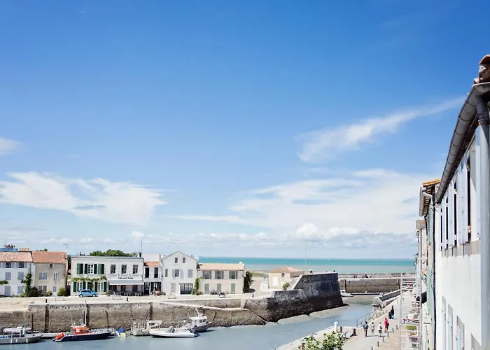 Apartment Xviii Century Gem With Magnificent Views Of The Harbour With A Private Garage Saint-Martin-de-Re